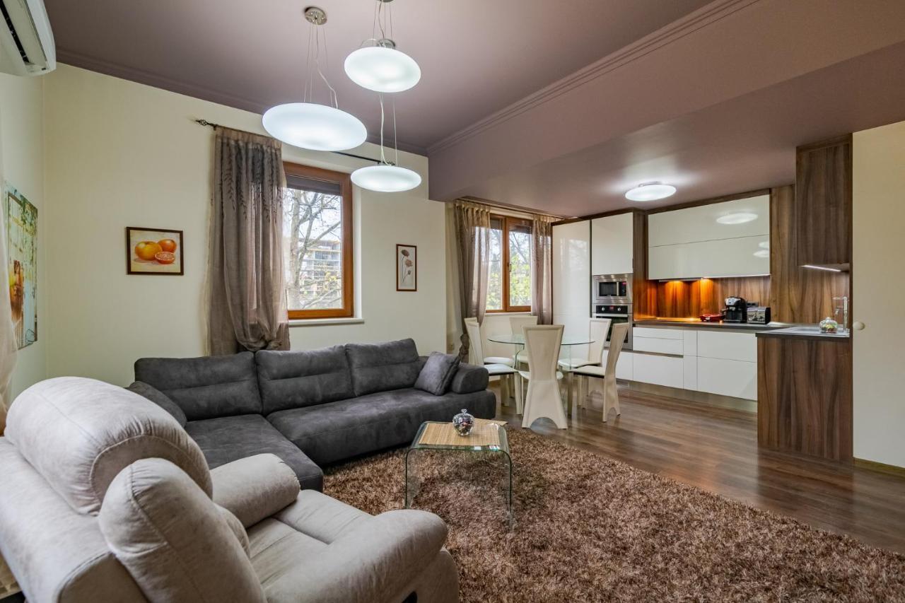 Cosy Luxury Flat In The Centrum- 90Sqm - 3 Rooms. Varna Exterior photo