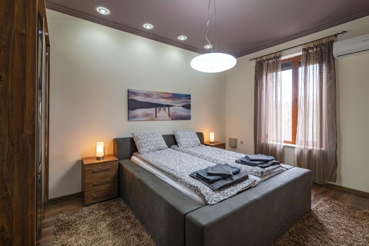 Cosy Luxury Flat In The Centrum- 90Sqm - 3 Rooms. Varna Exterior photo