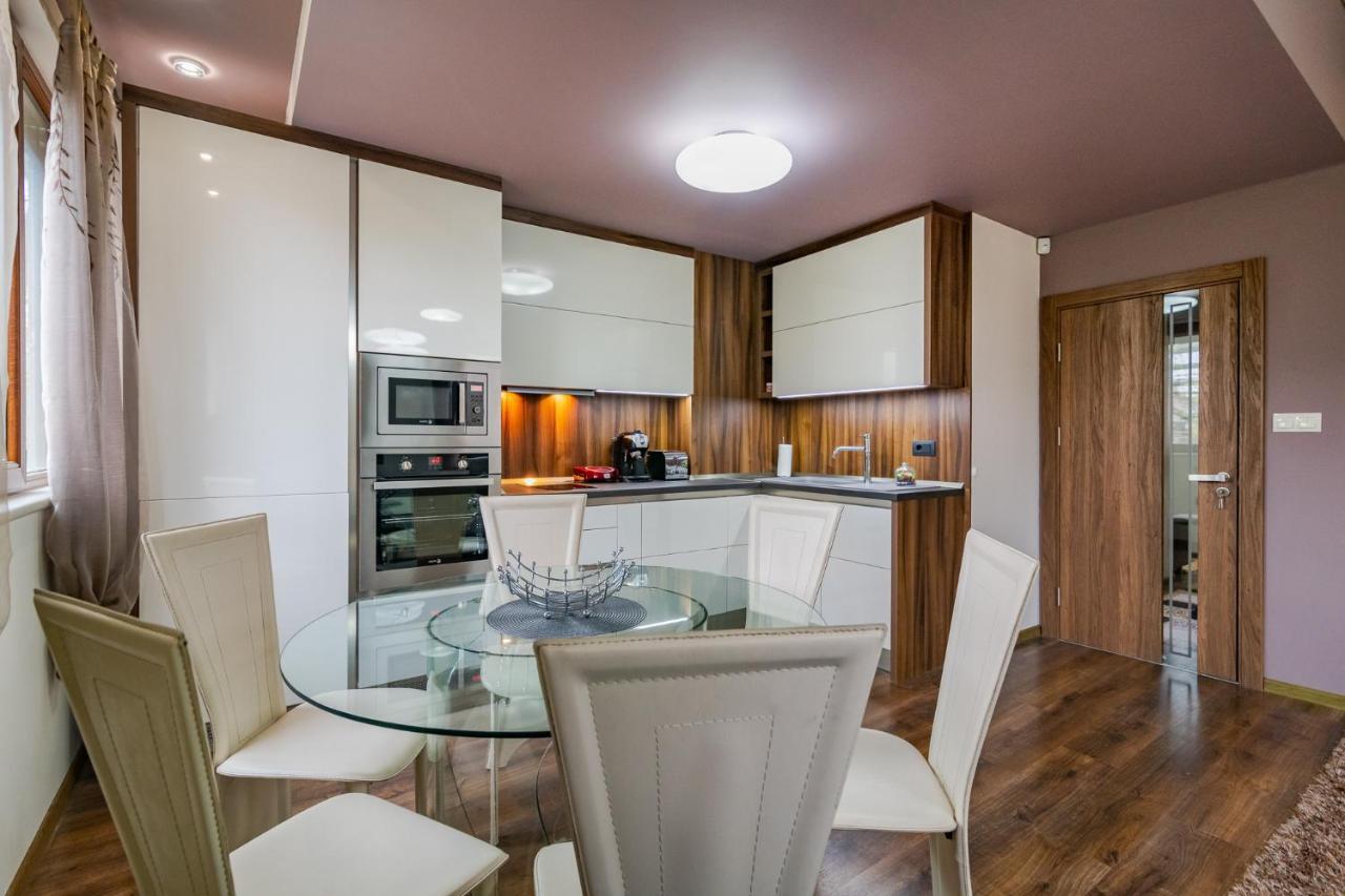 Cosy Luxury Flat In The Centrum- 90Sqm - 3 Rooms. Varna Exterior photo