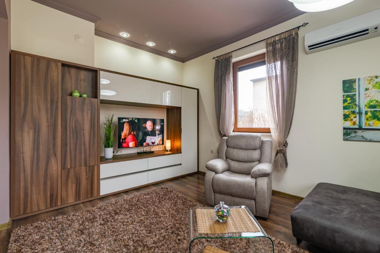 Cosy Luxury Flat In The Centrum- 90Sqm - 3 Rooms. Varna Exterior photo